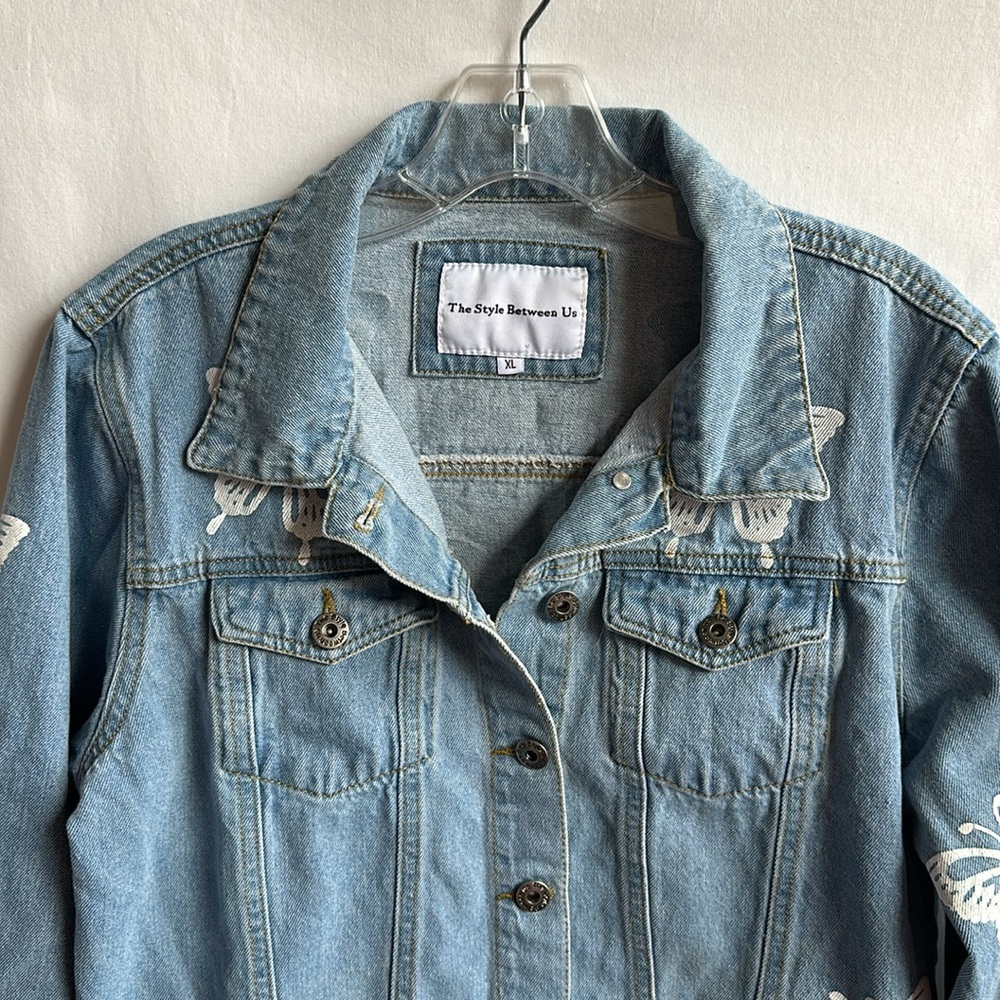 The Style Between Us butterfly print denim jacket, size XL - Picture 2 of 10